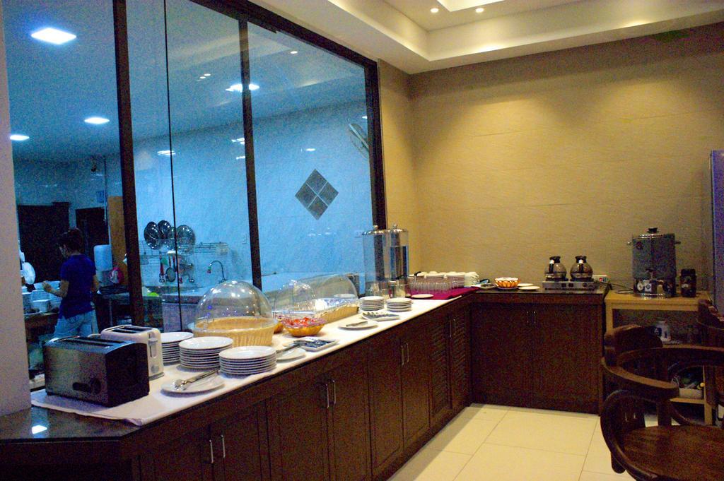 Orchid Resortel Patong Exterior foto